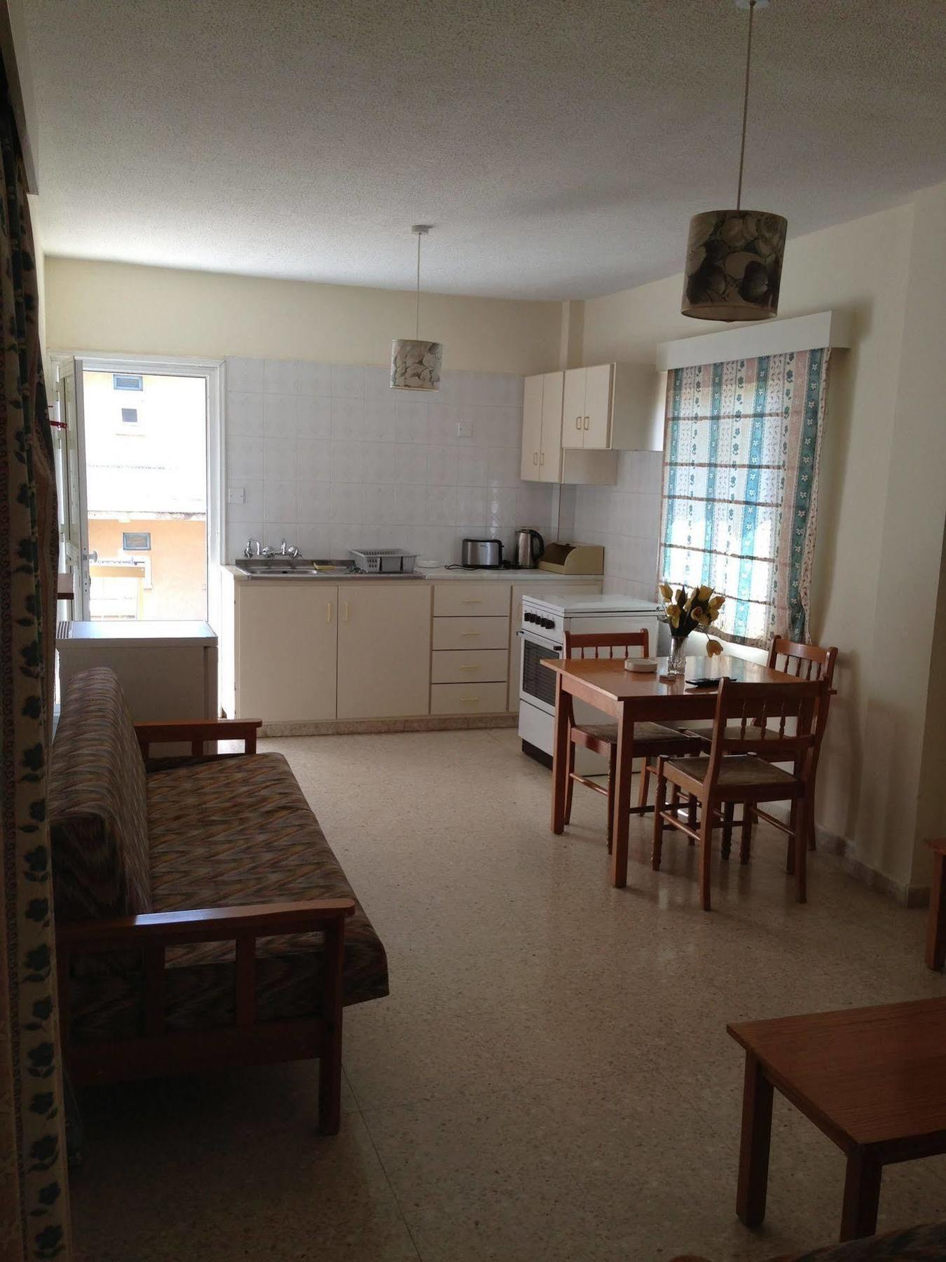 Constantaras Apartments Protaras Luaran gambar