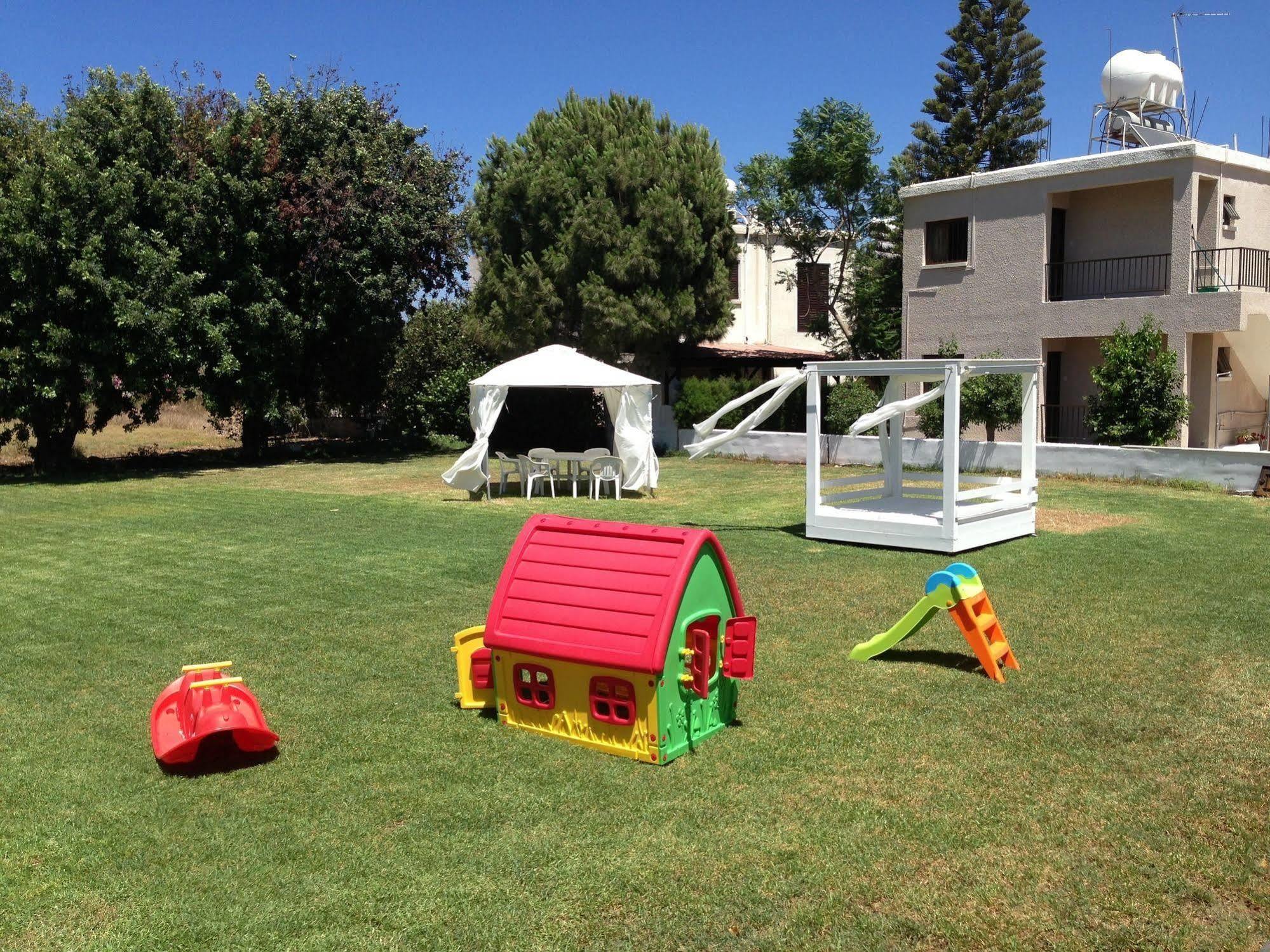 Constantaras Apartments Protaras Luaran gambar