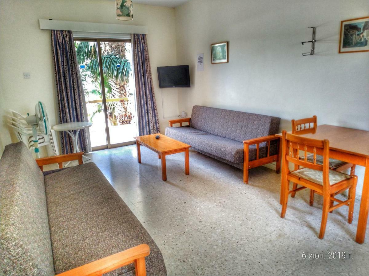 Constantaras Apartments Protaras Luaran gambar